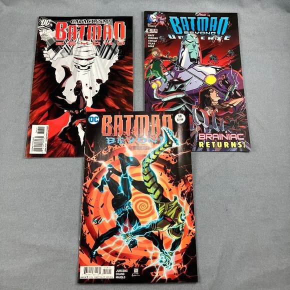Batman Beyond DC Comic Book Lot of 9 Asst Issues 2011+ Unlimited Universe - Picture 3 of 3